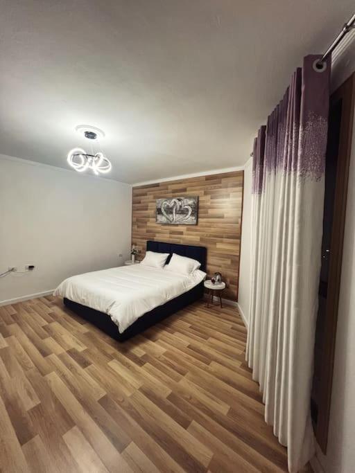 Art'S Apartment Tirana Exterior photo